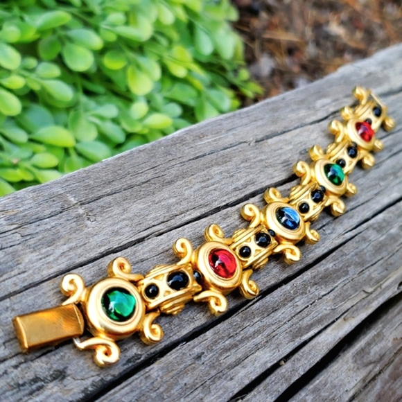 Trifari - Picture 2 of 14